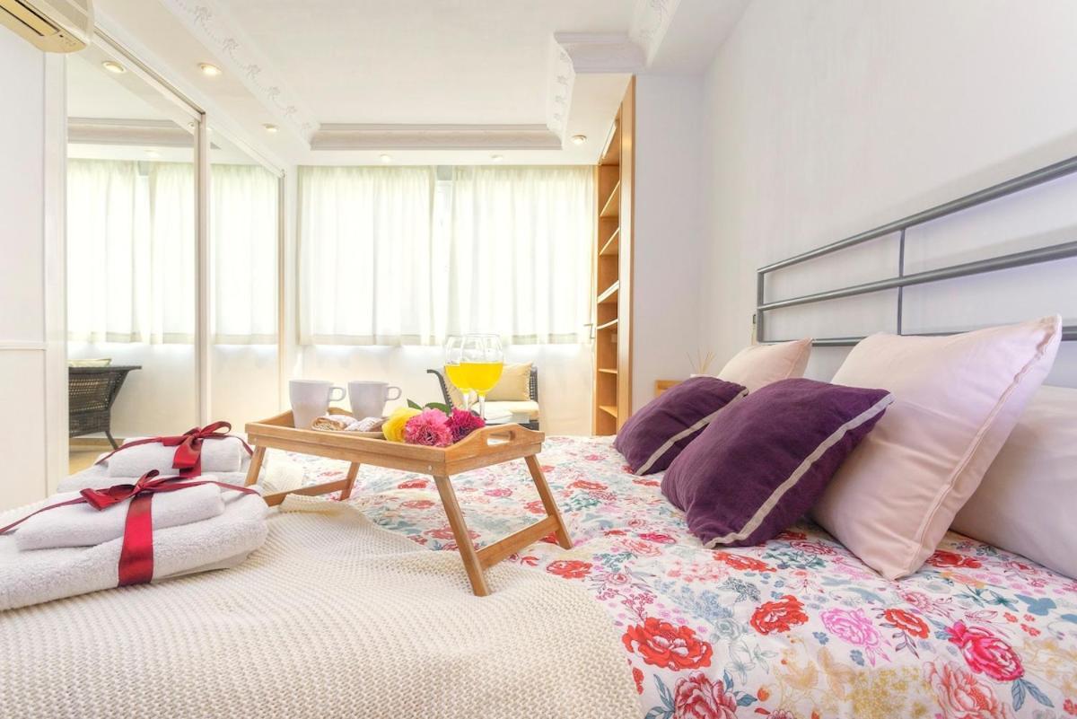 -Malagasunapts- West Beach Malaga Seafood & Relax Exterior photo