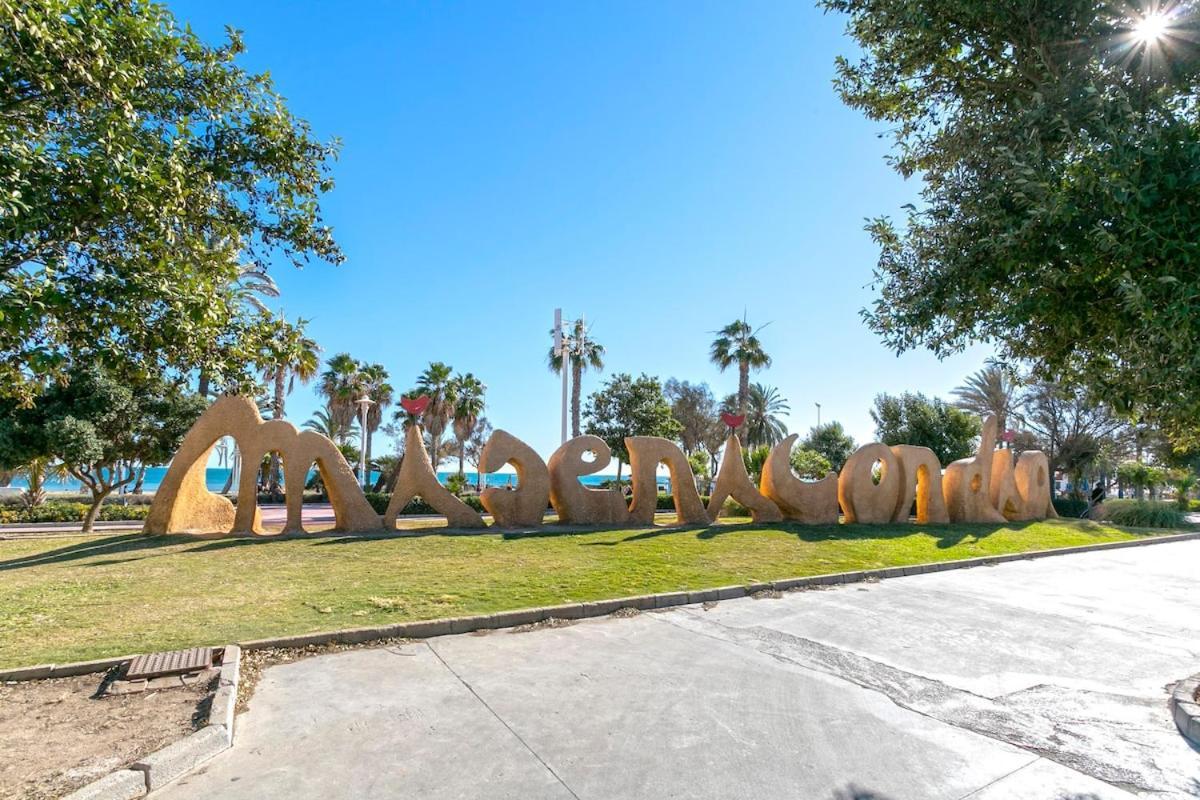 -Malagasunapts- West Beach Malaga Seafood & Relax Exterior photo