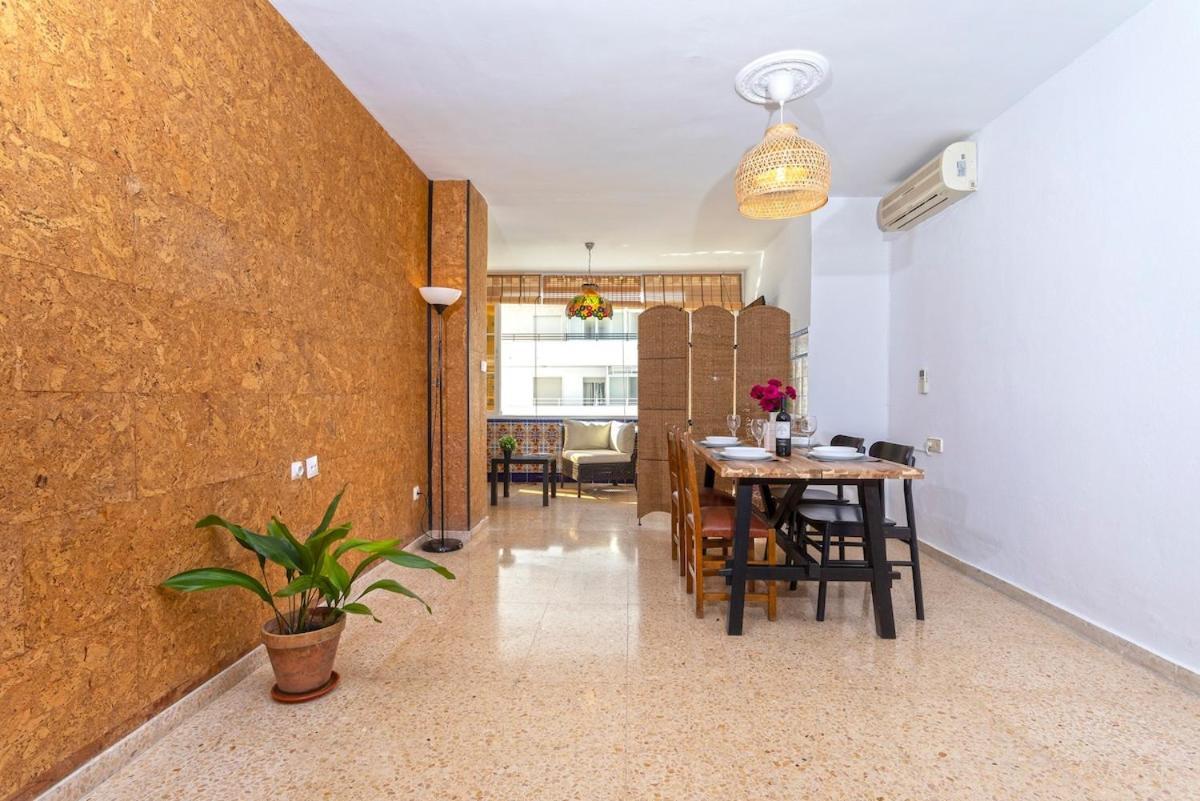 -Malagasunapts- West Beach Malaga Seafood & Relax Exterior photo